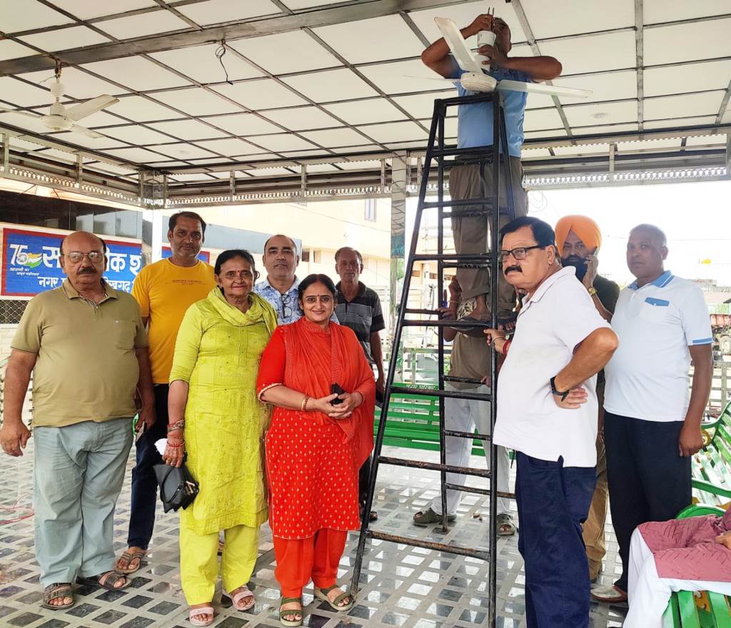Santoshgarh Municipal Councils PublicFriendly Initiative Fans Installed in New Bus Stand Shelter Commuters to Get Relief from Heat